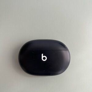 Beats Studio Wireless Earbuds/ Charging Case - Black